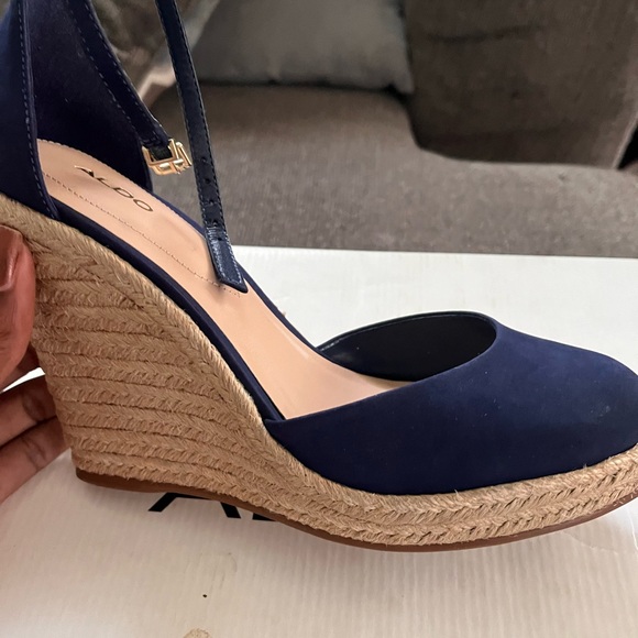ALDO navy blue wedge - Picture 5 of 7